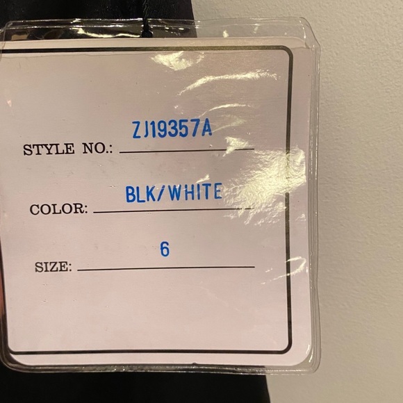 Jovani Black/White Tank - Picture 5 of 5